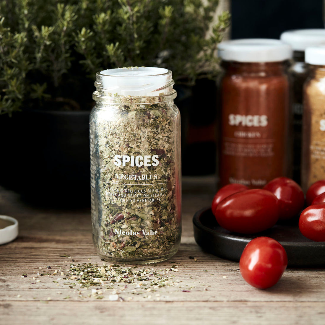 Spices, garlic, parsley &amp; red bell pepper