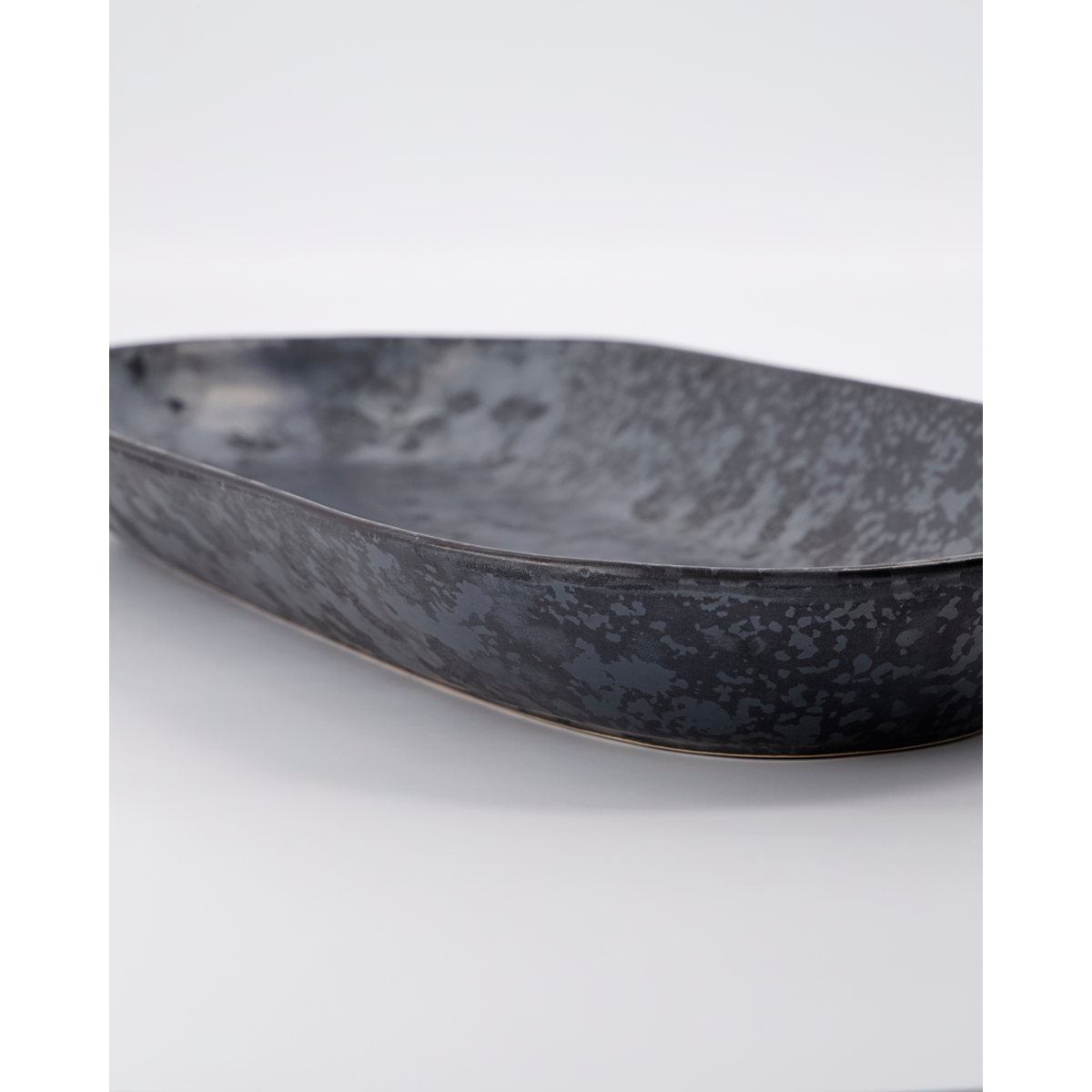 Serving dish, HDPion, Black;Brown