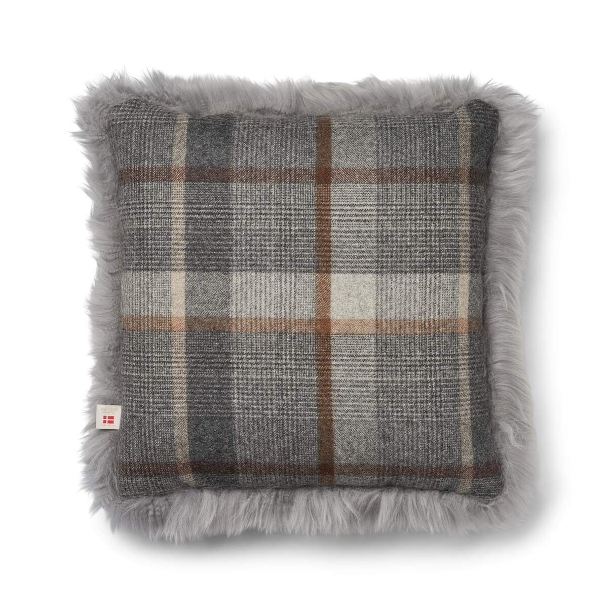 Checked Collection | Langhåret Pude | 52x52 cm