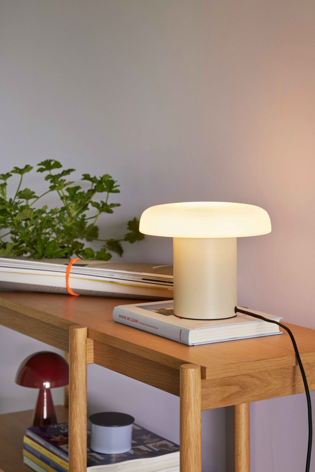 Hübsch Ateliers Bordlampe Sand/Hvid