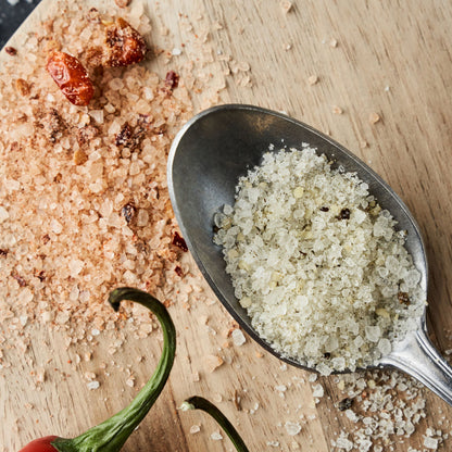 Nicolas Vahe Gaveæske, Nicolas Vahé Parmesan &amp; Basil salt &amp; Chilli salt